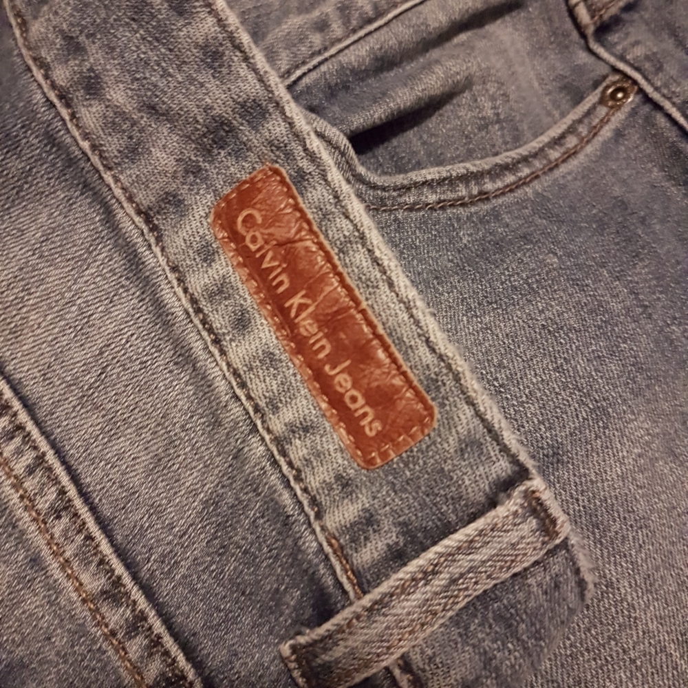 Calvin Klein Jeans - Picture 2 of 6